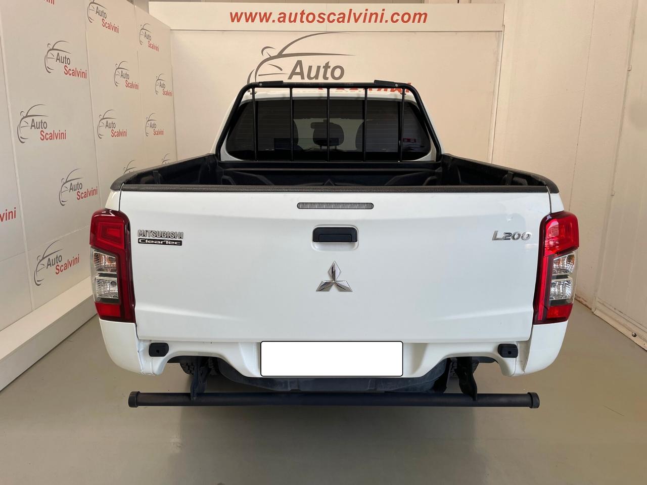 Mitsubishi L200 2.3 D Club Cab 4x4 Easy Select Invite Connect