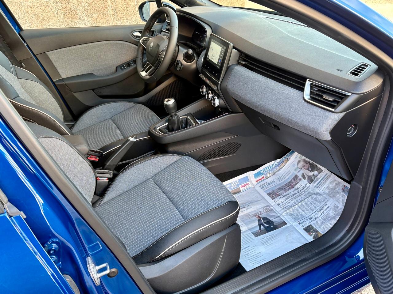 Renault clio 1.0 tce “TECHNO-3.000KM”-‘25