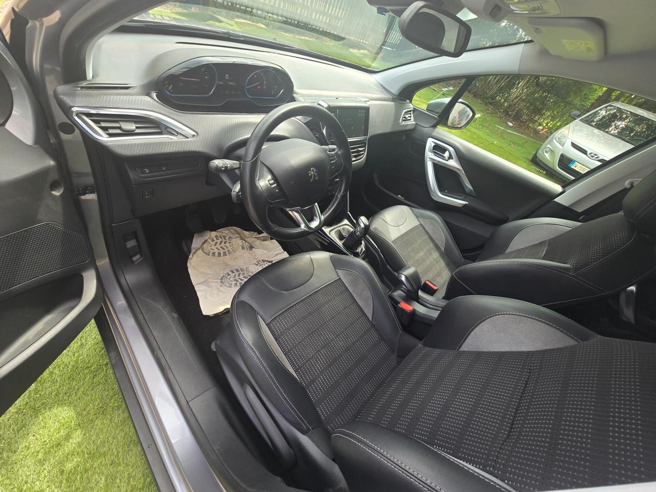 Peugeot 2008 1.2BENZ 82CV 60000KM ALLURE-2020