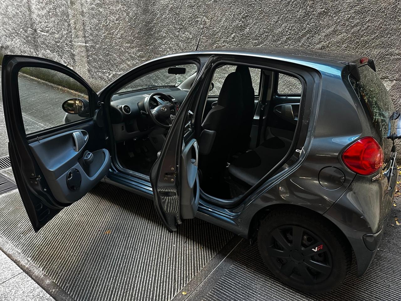 Toyota Aygo 1.0 12V VVT-i 5 porte Sound