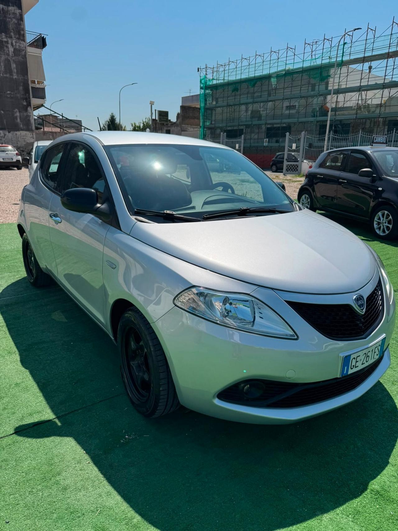 Lancia Ypsilon 1.0 FireFly 5 porte S&S Hybrid Ecochic Gold