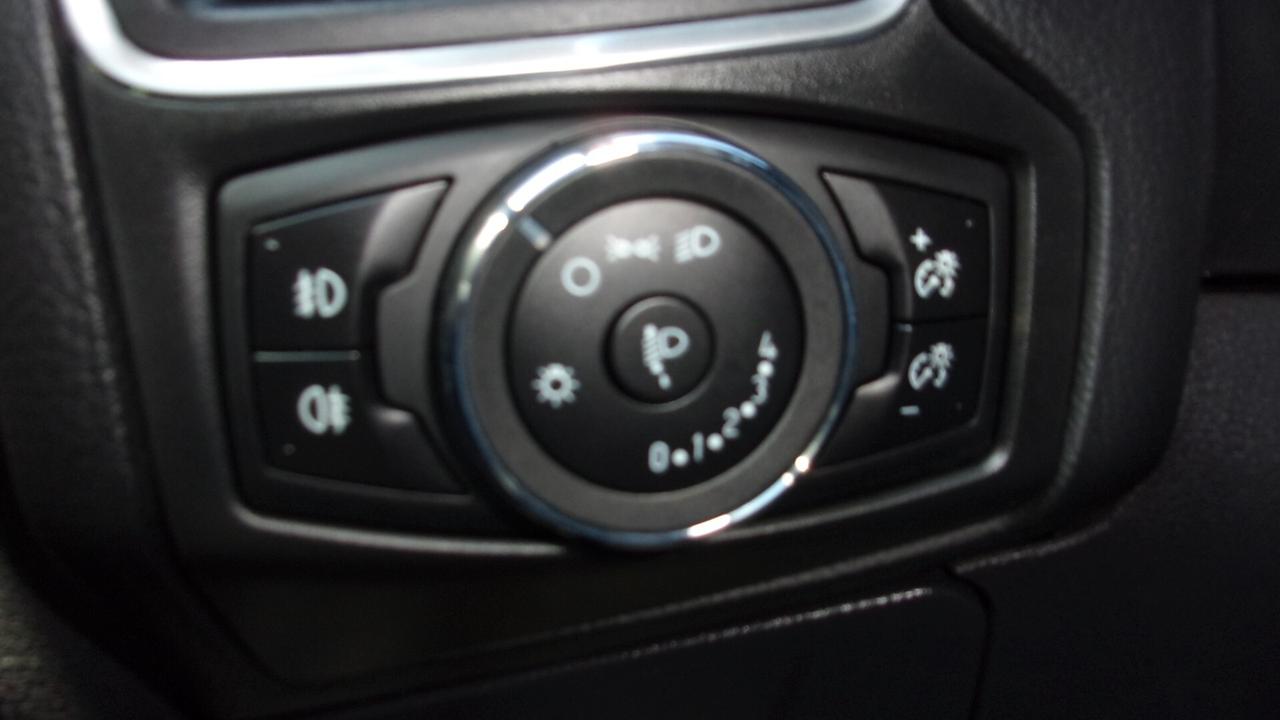 Ford Focus 1.6 120 CV GPL SW Titanium