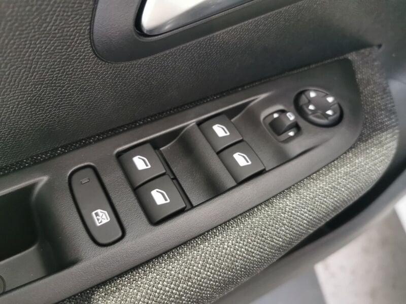 Peugeot 208 Style Turbo benzina 100