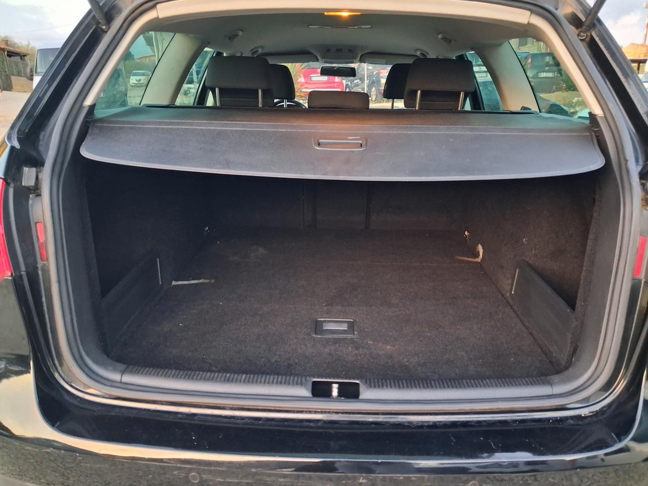 Volkswagen Passat 1.6 TDI DPF Var Comf. BM Tech.