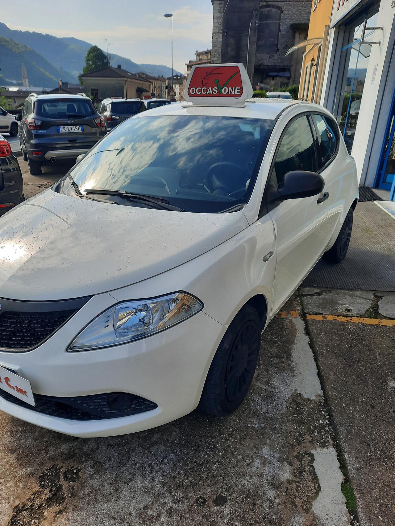 Lancia Ypsilon 1.0 FireFly 5 porte S&S Hybrid Ecochic Silver