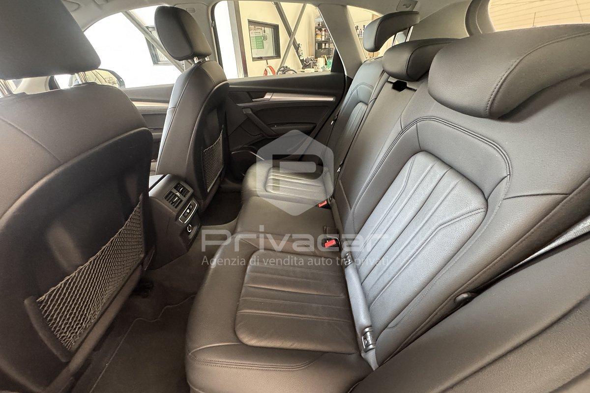 AUDI Q5 40 TDI quattro S tronic Business Design