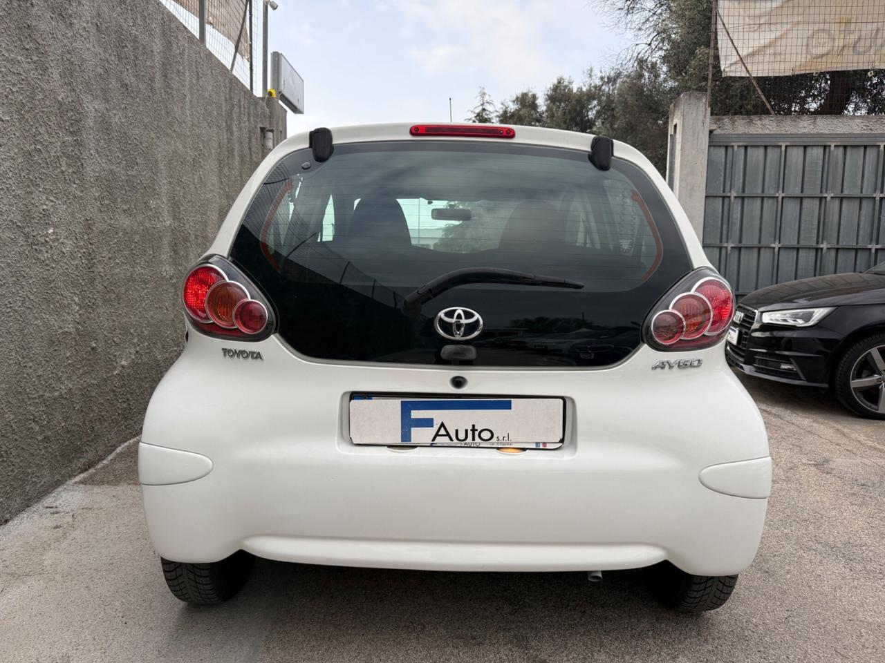 Toyota Aygo 1.0 12V VVT-i 5 porte,Clima,Radio,ecc.
