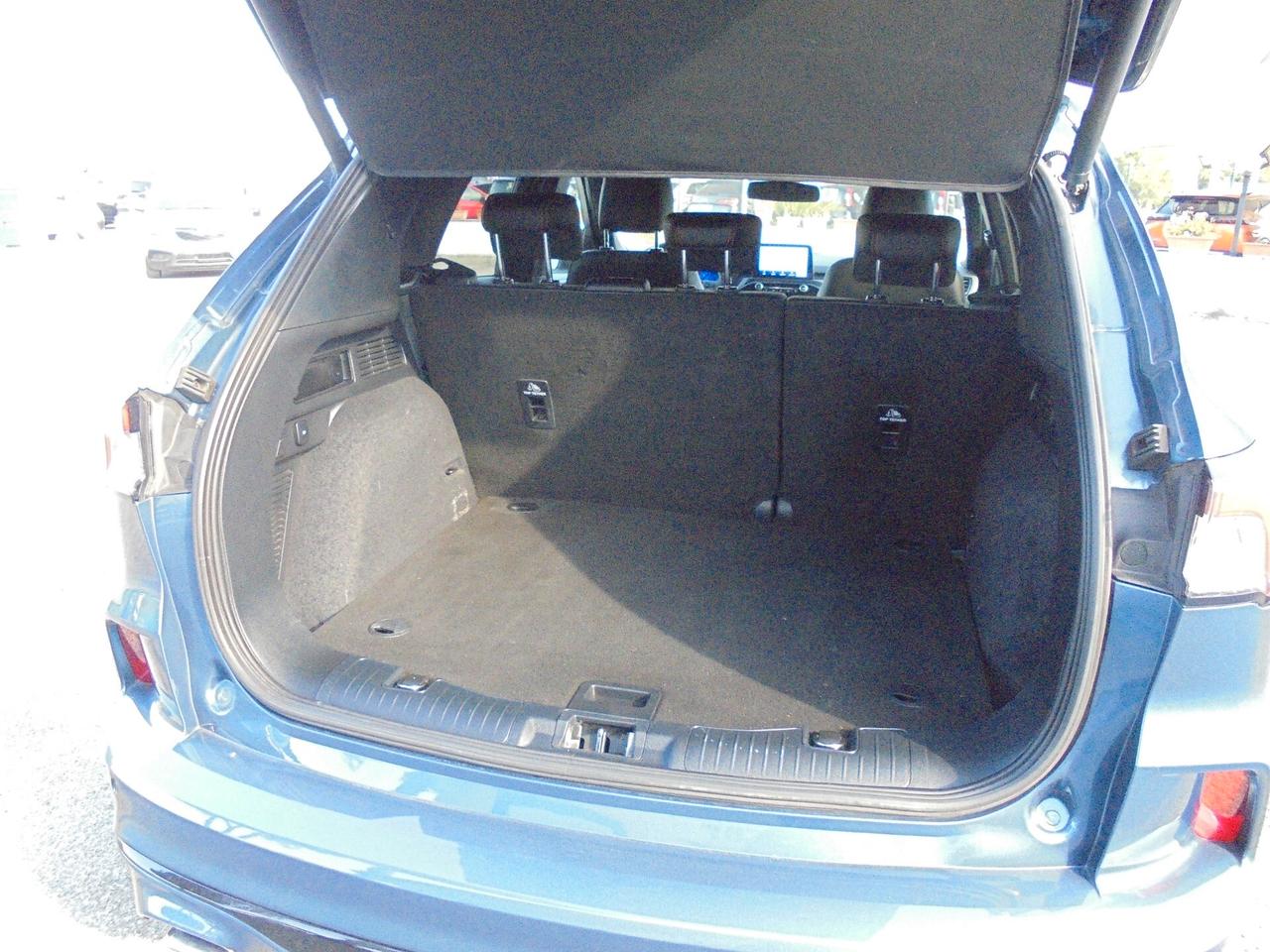 Ford Kuga autocarro 5 posti 1.5 EcoBlue 120 CV 2WD ST-Line X