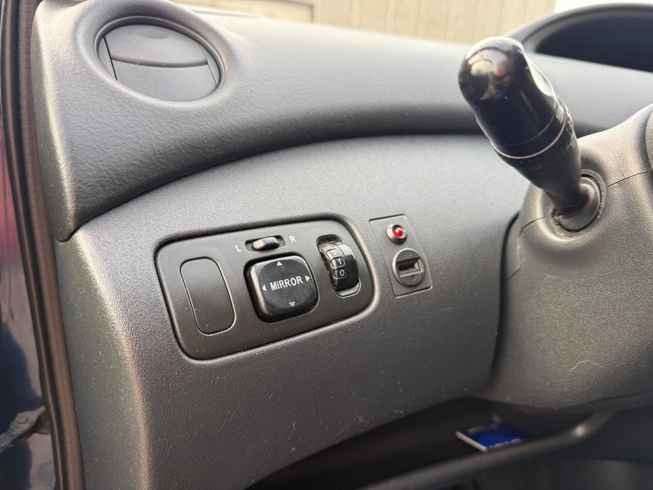 Toyota Yaris 1.3 5 porte Sol