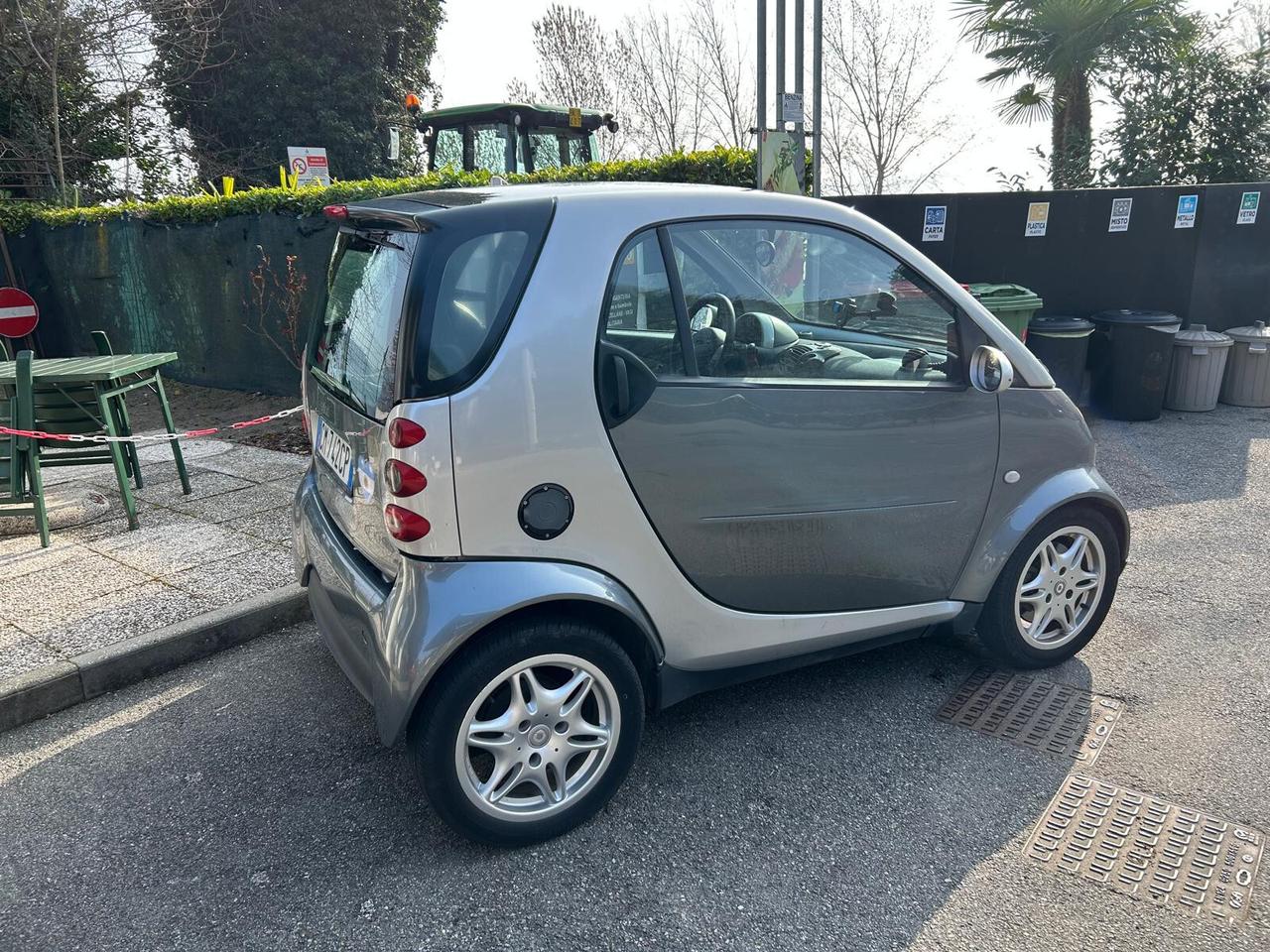 Smart 700 city-coupé pure (45 kW)
