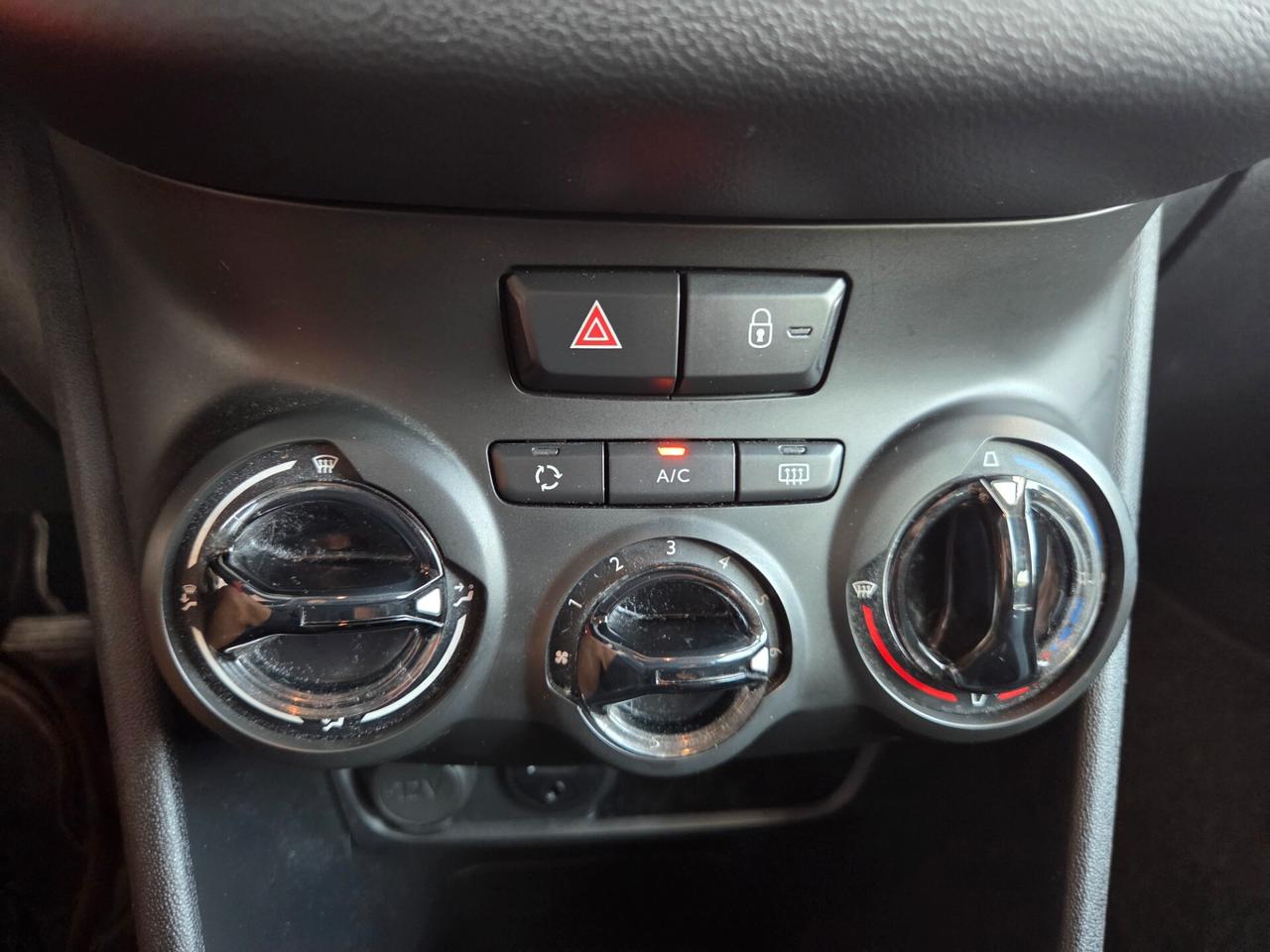 Peugeot 208 PureTech 82 5 porte Allure