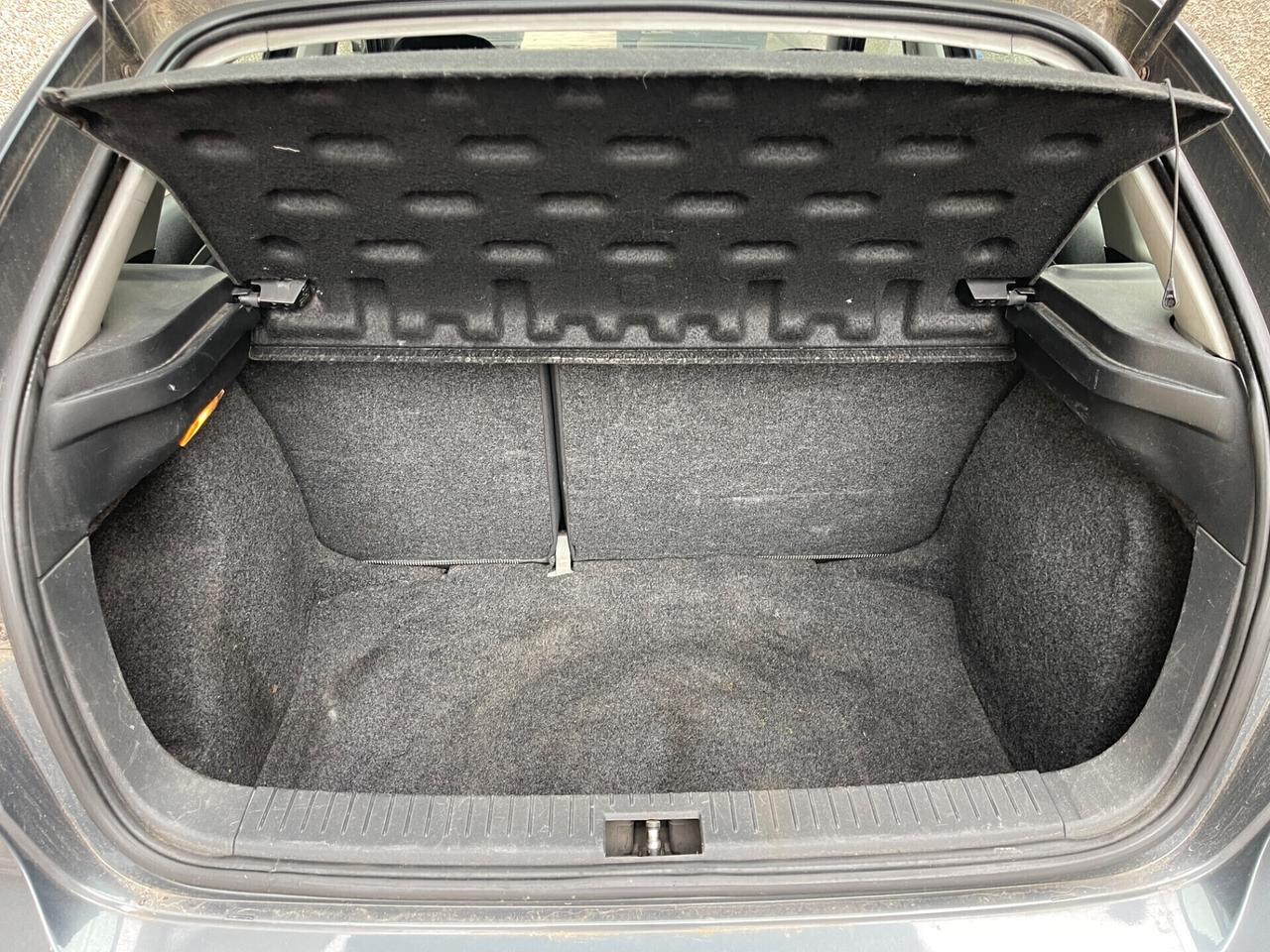 SEAT IBIZA DUAL 1.4 BENZINA-GPL EURO4 85CV NEOPATENTATI
