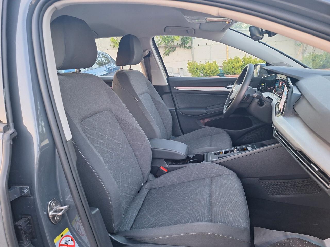 Volkswagen Golf 1.0 eTSI EVO DSG Life