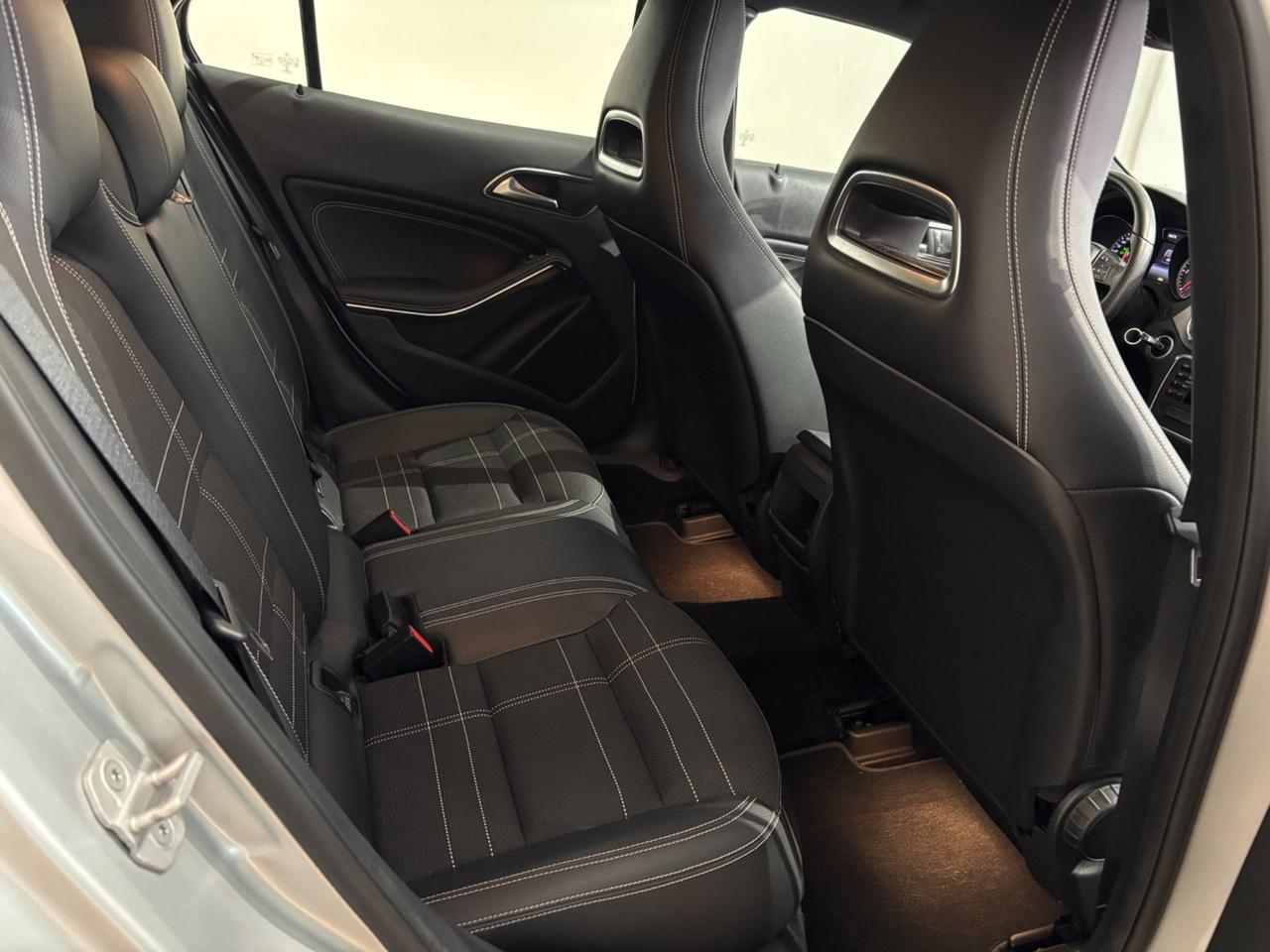 Mercedes-benz GLA 200d Premium