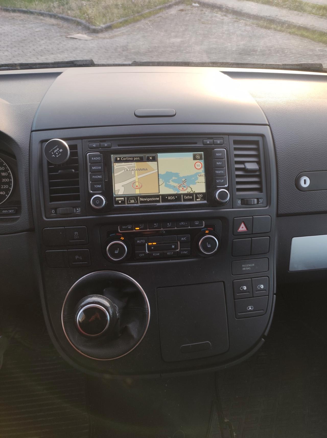 Volkswagen Multivan 2.0 TDI 2015 SOLO 138.000 KM