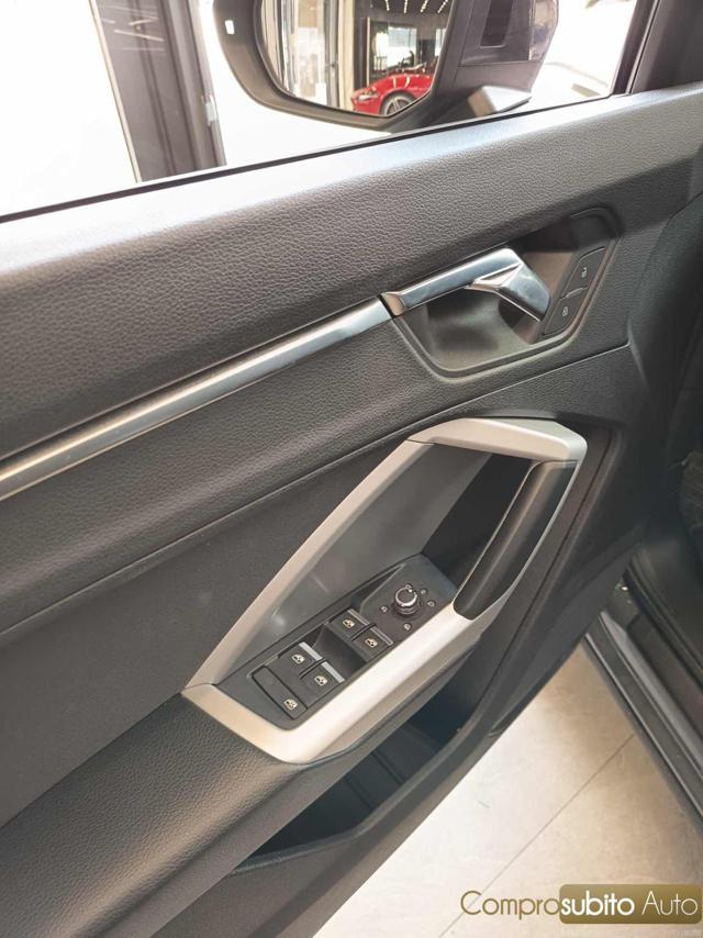 AUDI Q3 35 TDI quattro Business