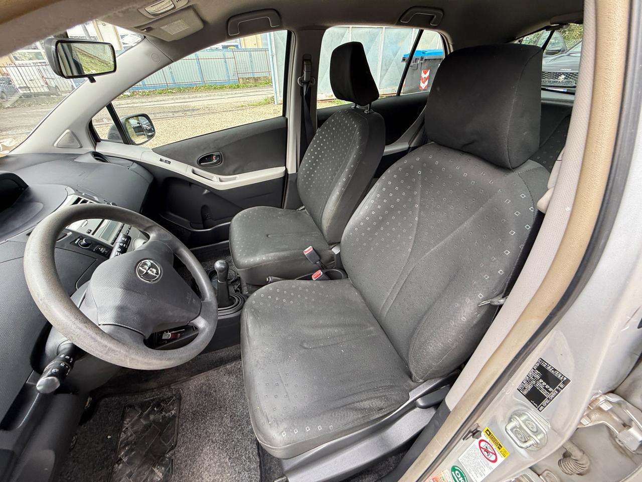 Toyota Yaris 1.0 5 porte Sol