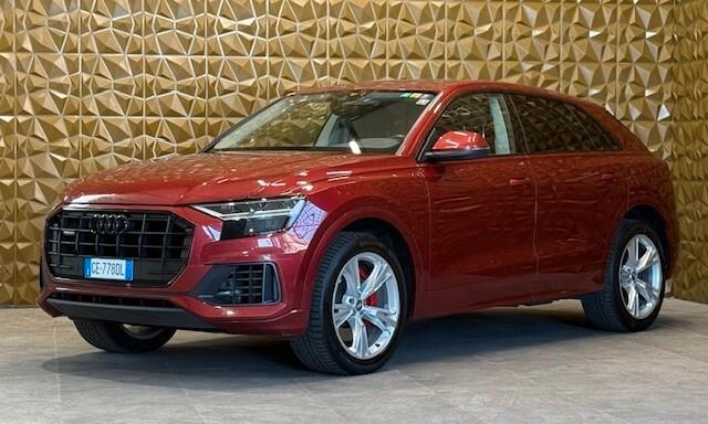 Audi Q8 55 TFSI e quattro tiptronic Sport