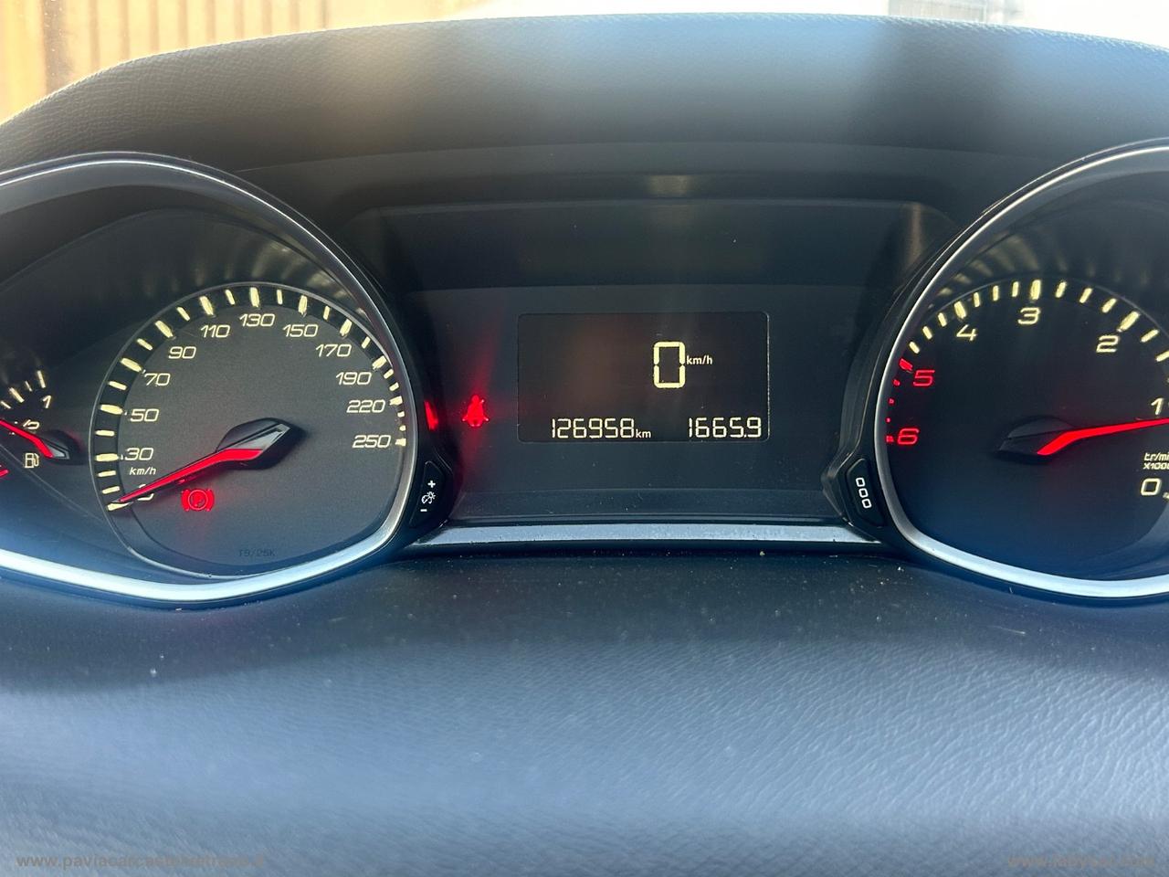 PEUGEOT 308 1.6 HDi 110 CV 5p. Féline