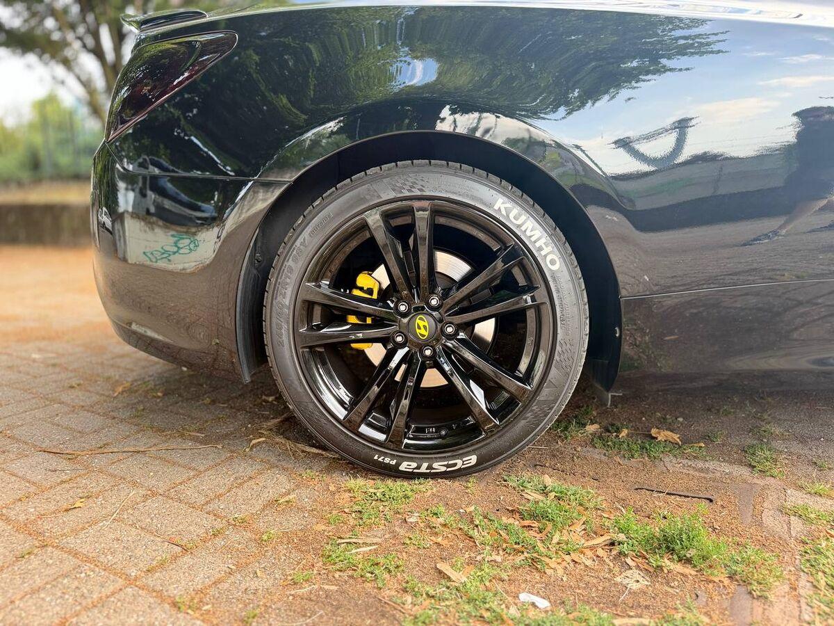 Hyundai Genesis 2.0 turbo Sport