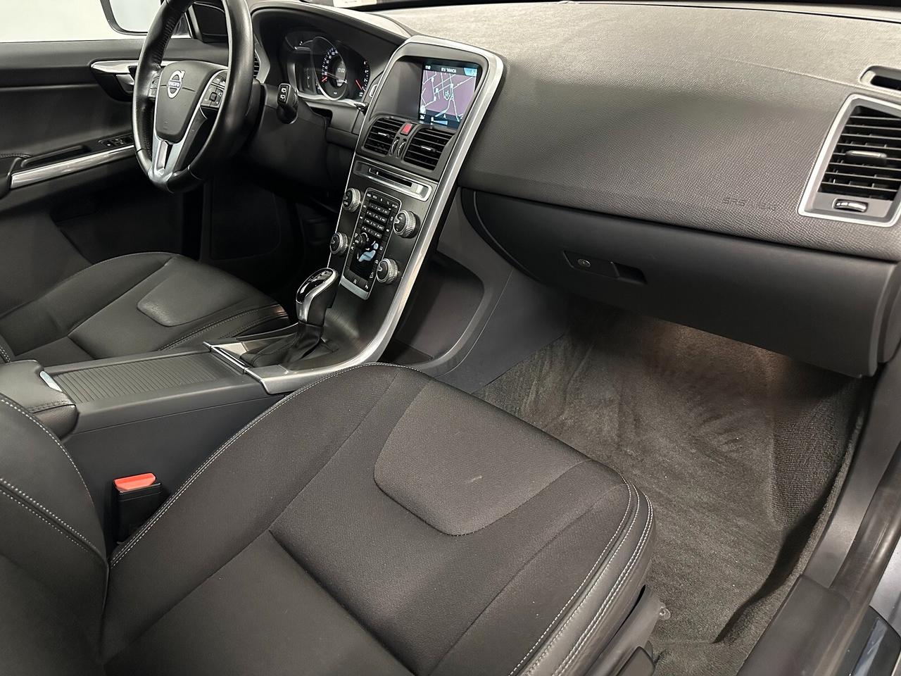 Volvo XC 60 XC60 D4 AWD Geartronic Business AUTOCARRO N1