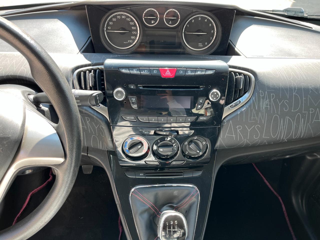 Lancia Ypsilon 0.9 TwinAir 85 CV 5 porte S&S Elefantino