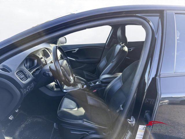 VOLVO V40 D2 R-design Kinetic - PER OPERATORI DEL SETTORE