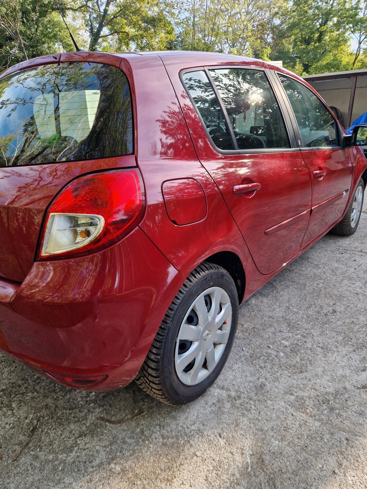 Renault Clio 1.2 Benz 75 cv - 2011