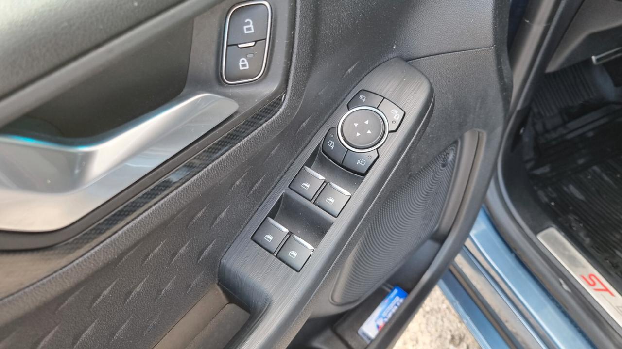 Ford Kuga PLUG IN HYBRID ST LINE MODALITÀ TRAZIONE OFFROAD