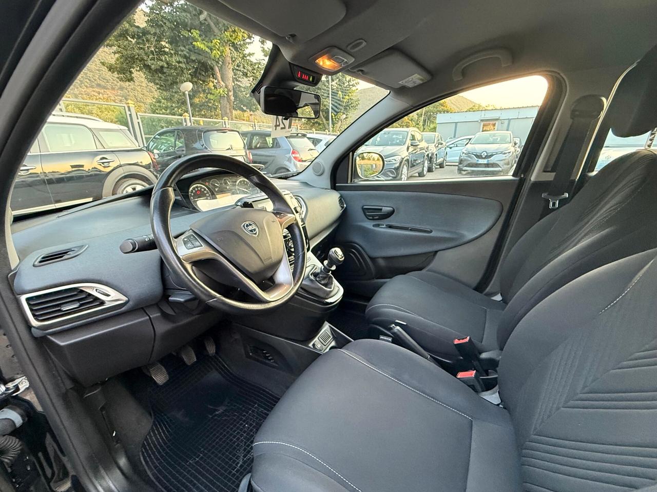 Lancia Ypsilon 1.0 FireFly S&S Hybrid Gold