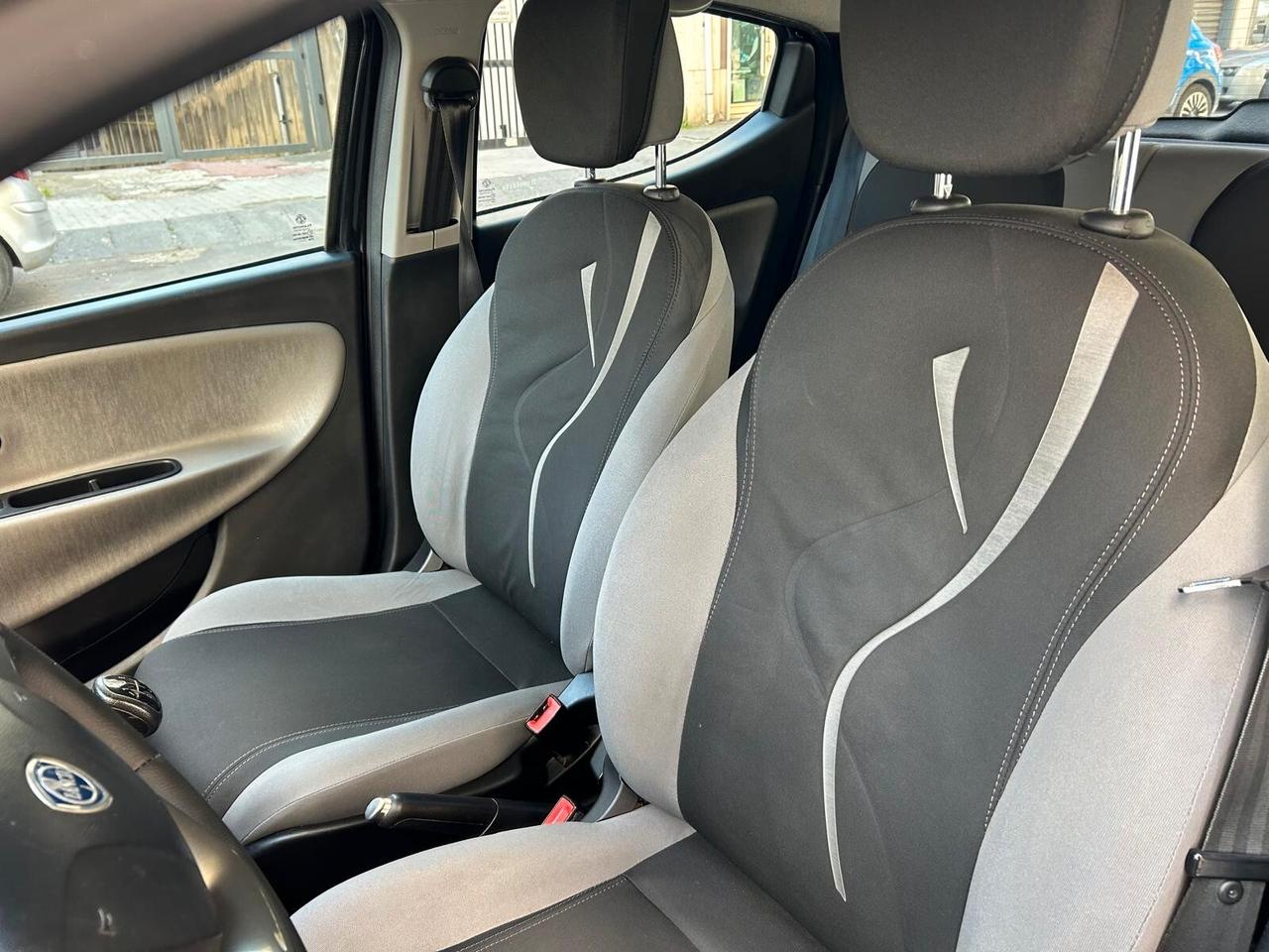 LANCIA YPSILON 1.3 MJT 95CV – 2012 – UNIPROPRIETARIO – GARANZIA 12 MESI – PARI AL NUOVO