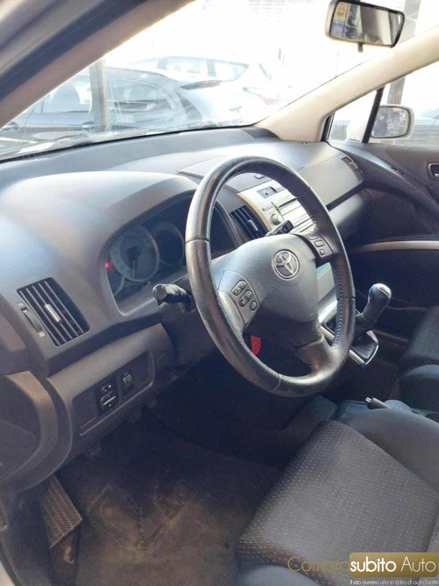 TOYOTA Corolla Verso 2.2 16V D-4D Luna 7pti