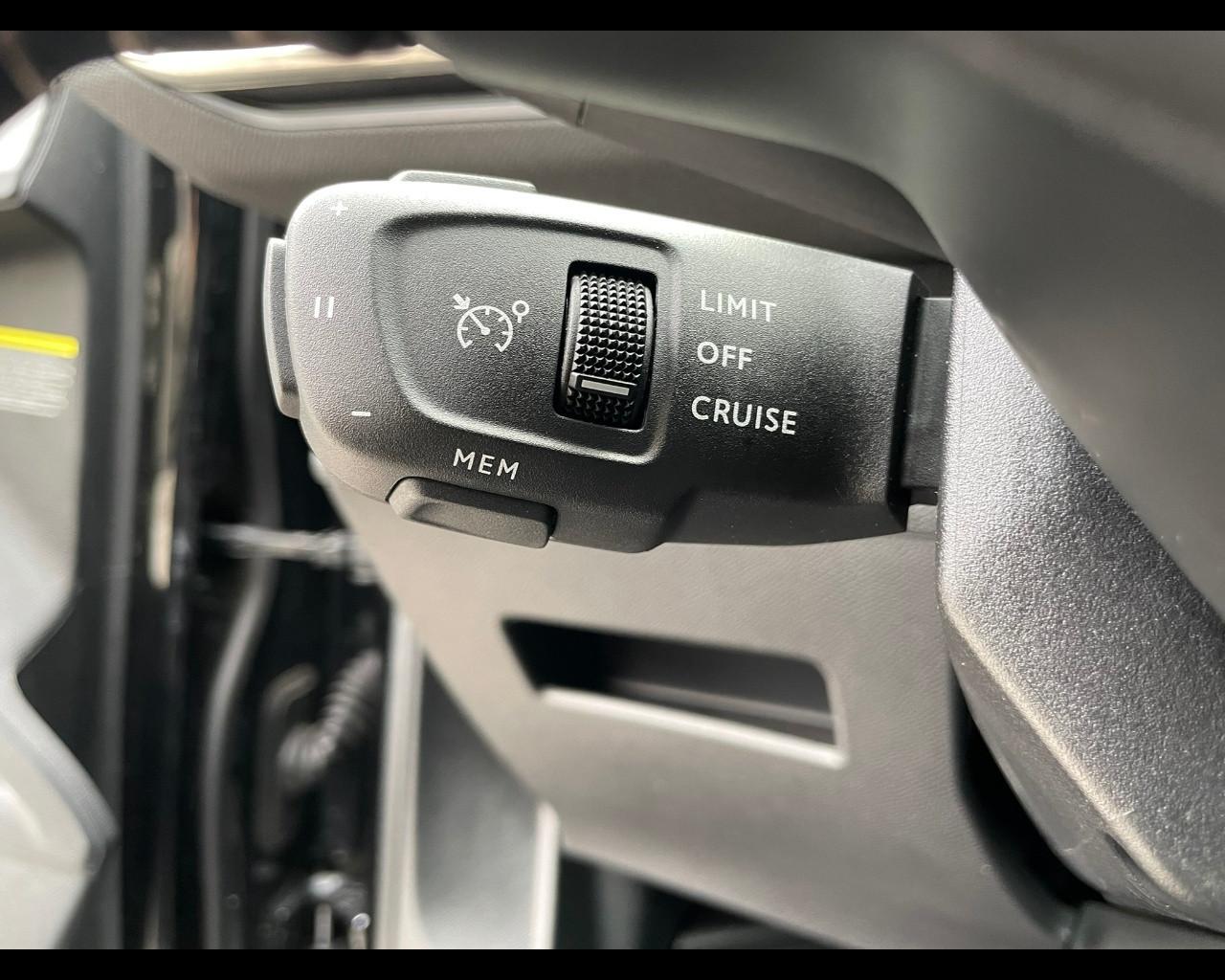 PEUGEOT 3008 2ª serie - 3008 BlueHDi 130 S&S EAT8 Active Pack