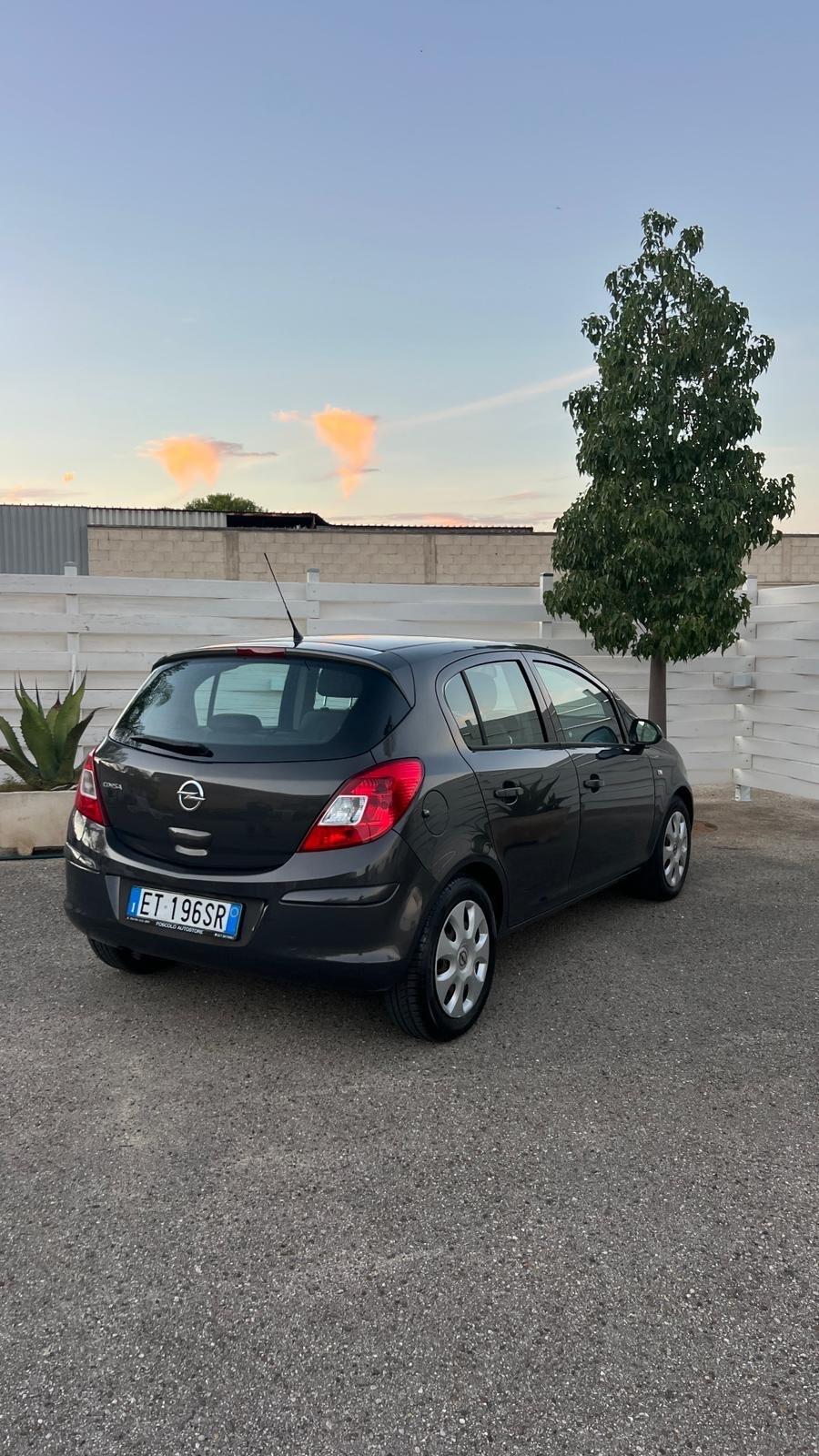 Opel Corsa 1.2 5 porte GPL unico proprietario