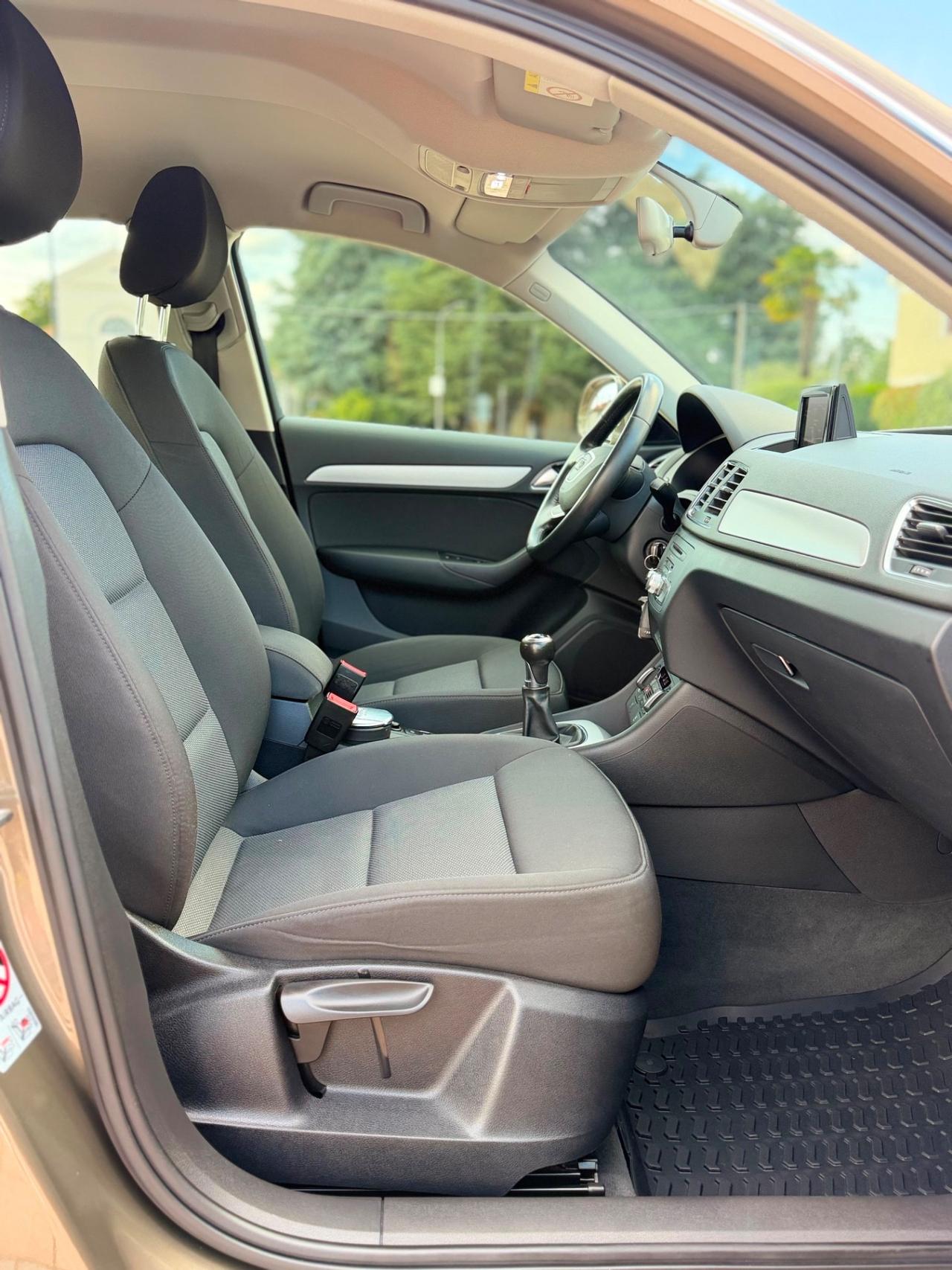 Audi Q3 2.0 TDI 120 CV Business
