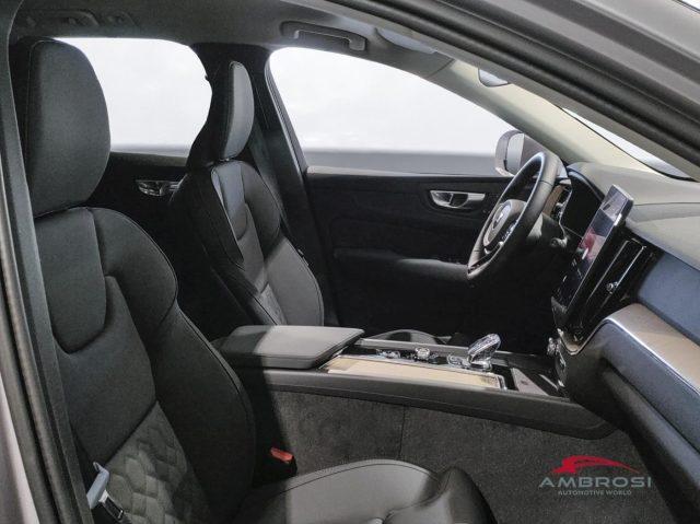 VOLVO XC60 B5 AWD Mild hybrid Benzina Plus Bright