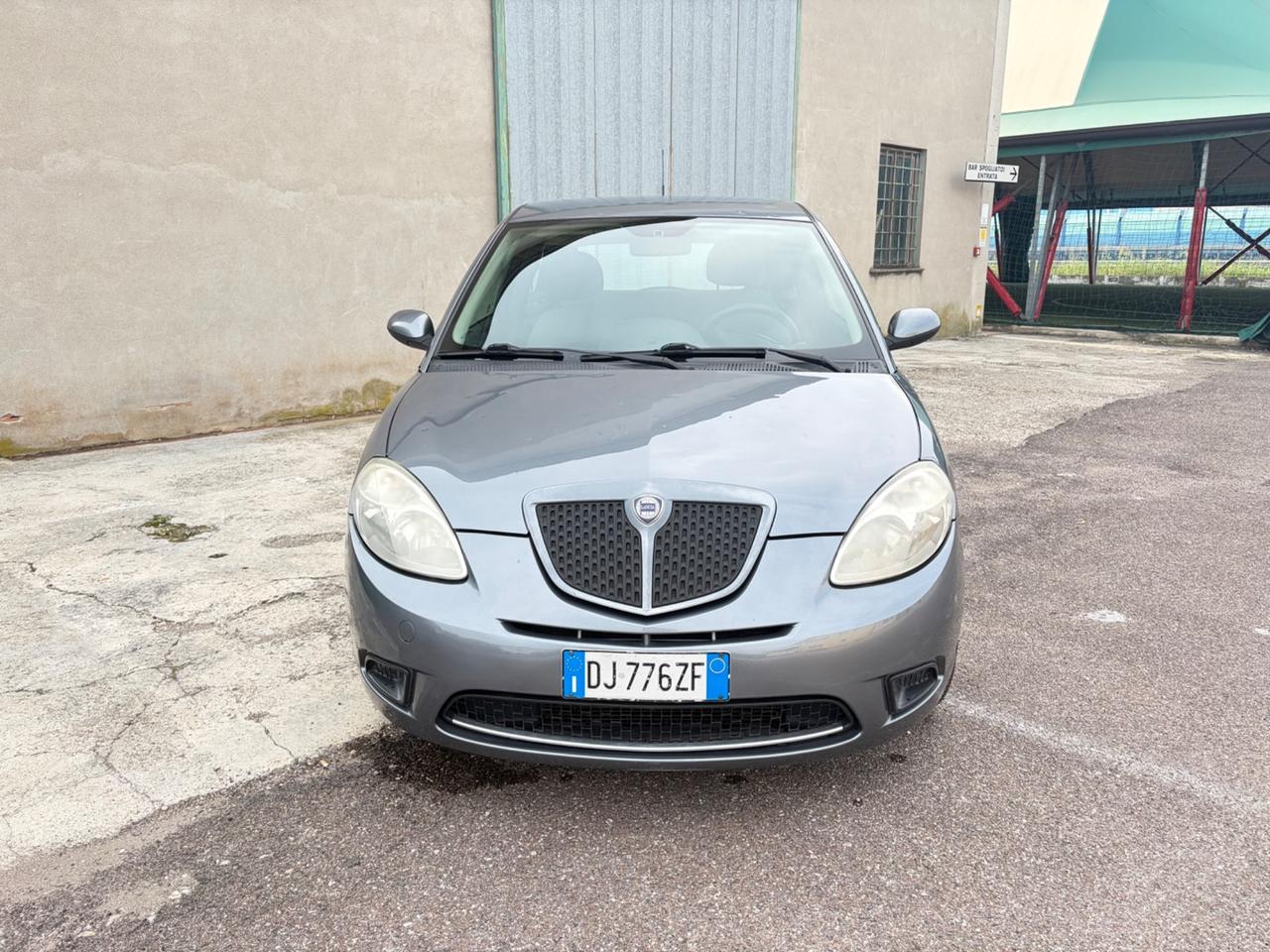 Lancia Ypsilon 1.2 Argento NEOPATENTATI