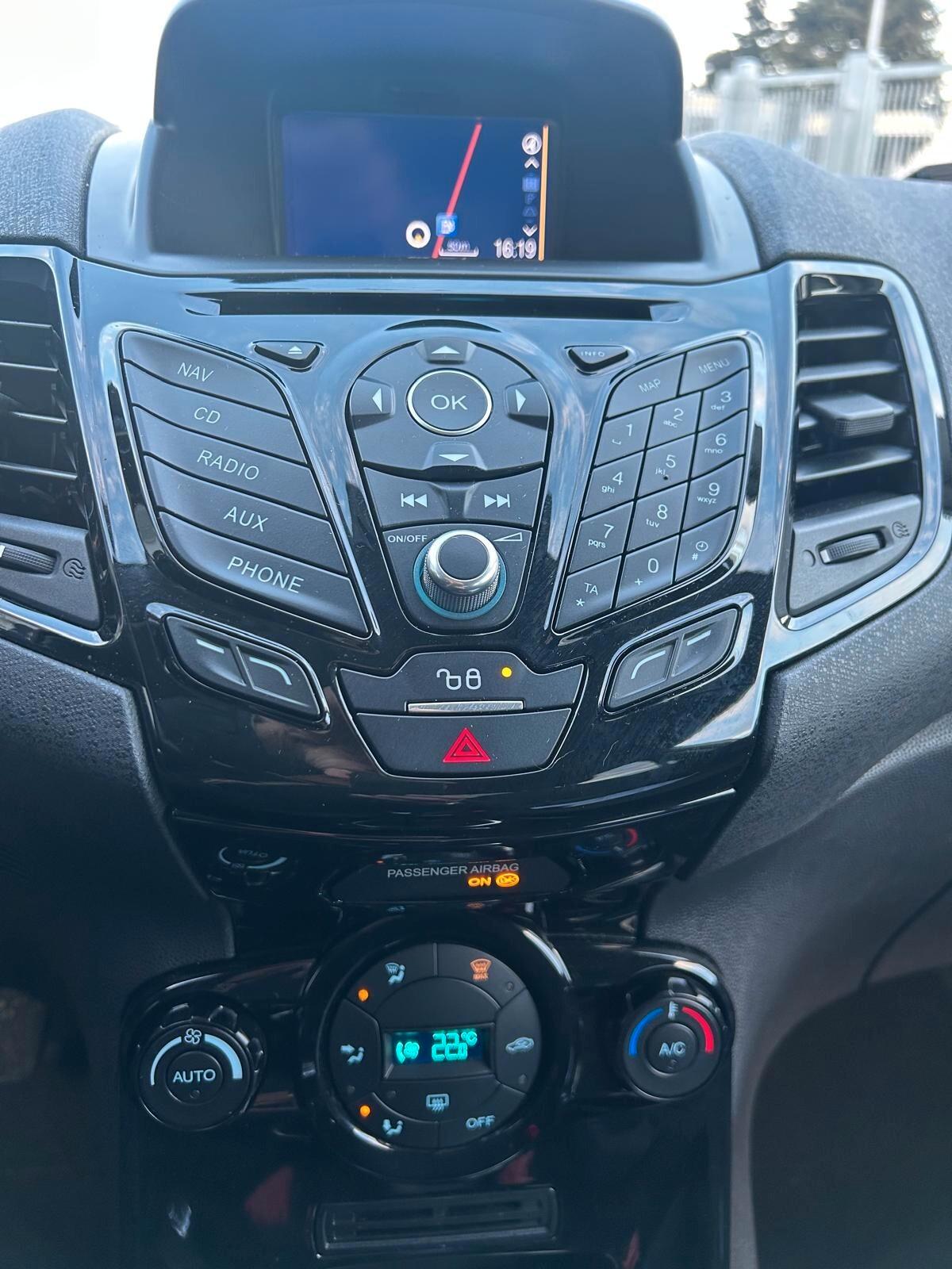 Ford Fiesta 1.5 TDCi 75CV 5 porte Titanium