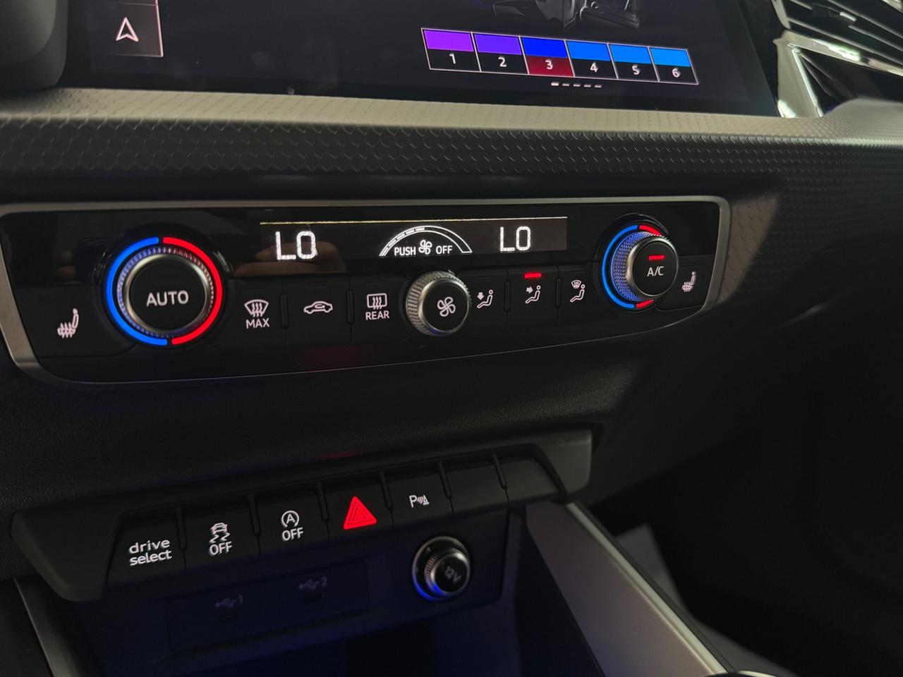 Audi A1 citycarve S- tronic Identity Contrast Iper Full
