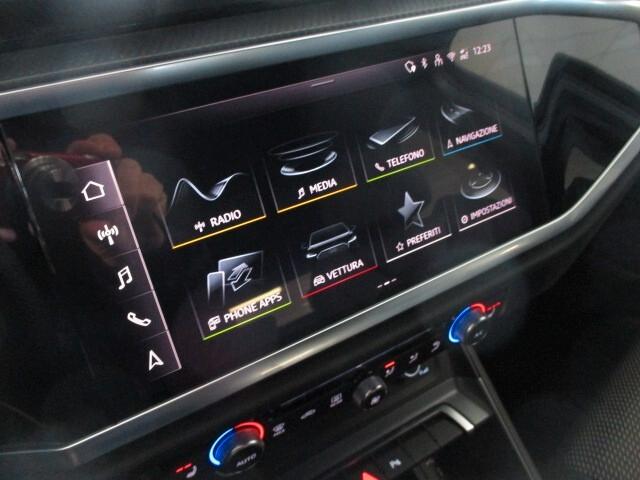 Audi Q3 SUV (35) Blackline 2.0 TDI 150CV S-Tronic