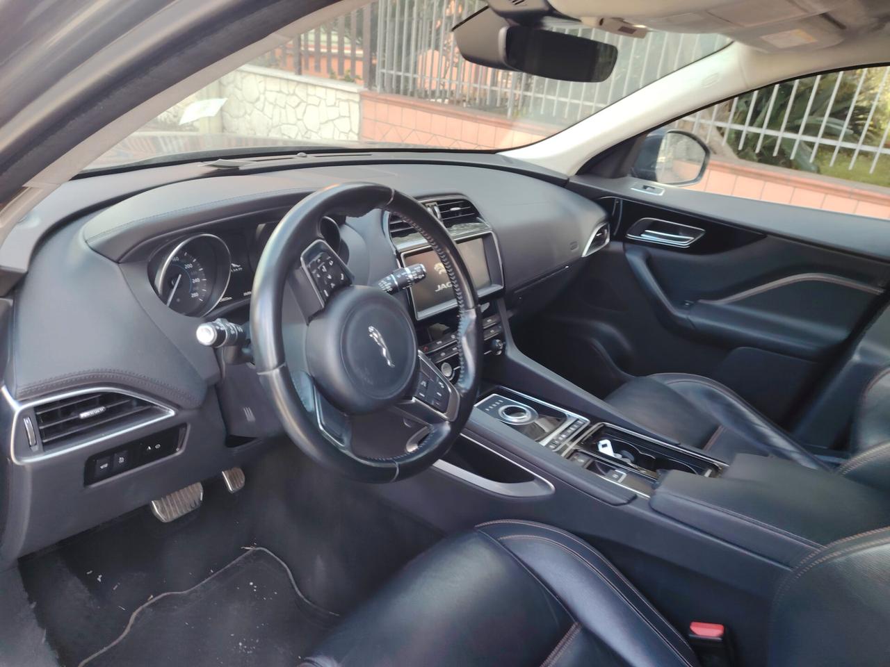 Jaguar F-Pace 2.0 D 180 CV AWD aut. Prestige