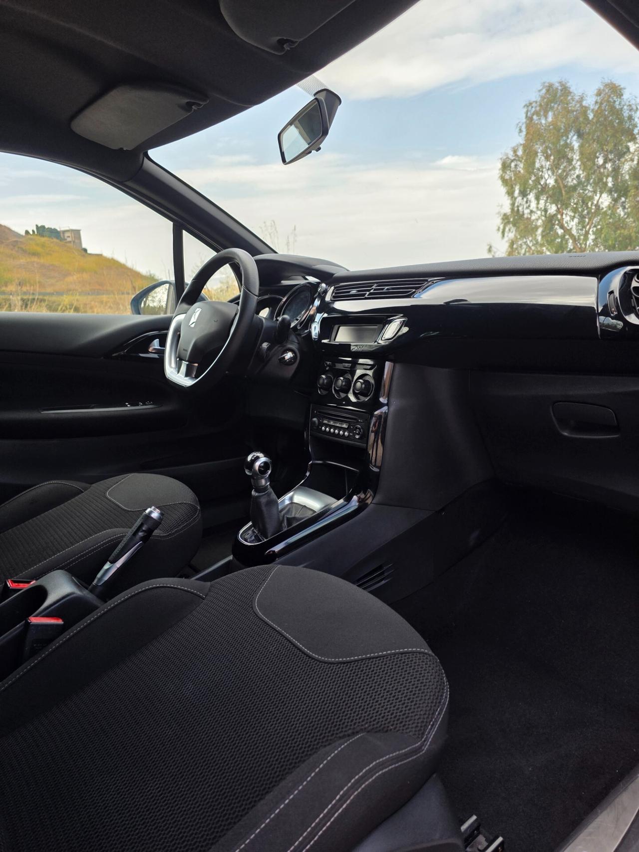 CITROEN Ds DS3 3 1.2 VTi 82 So Chic