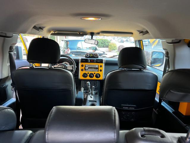 TOYOTA Land Cruiser FJ