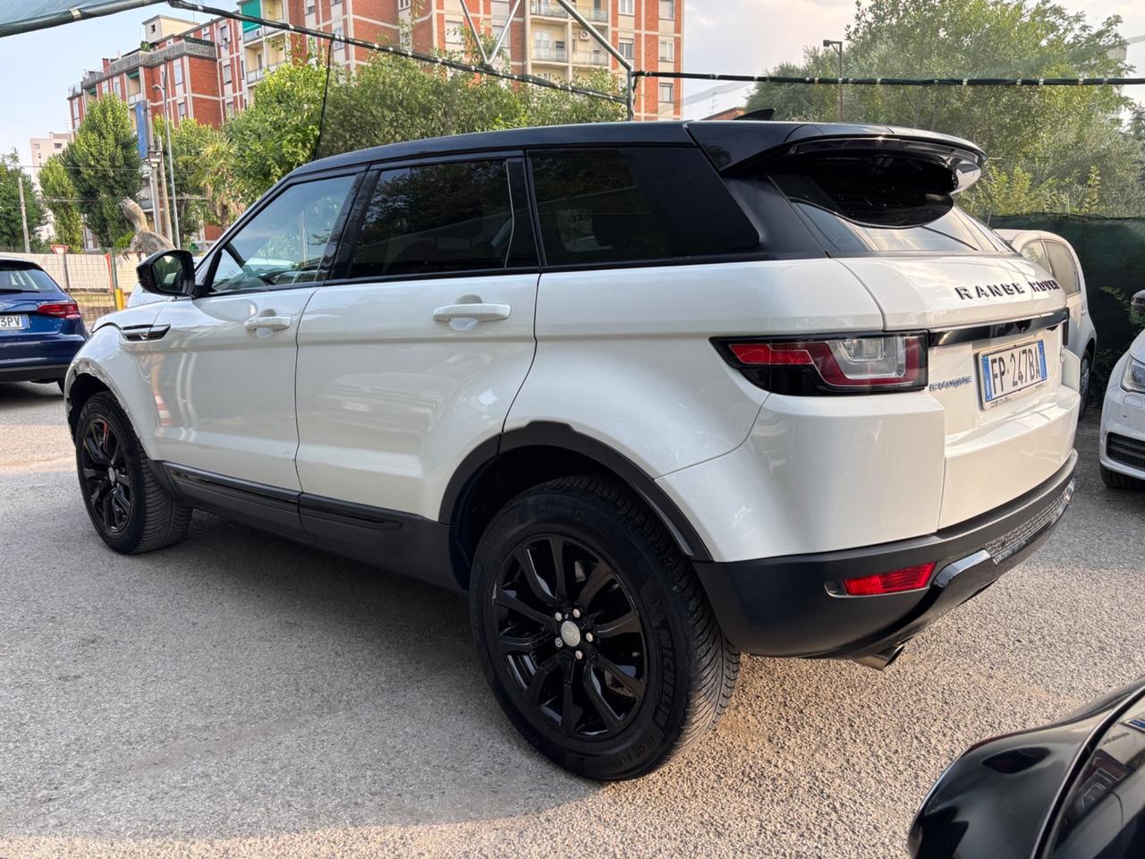Land Rover Range Evoque 2.0 TD 5p. SE Dynamic