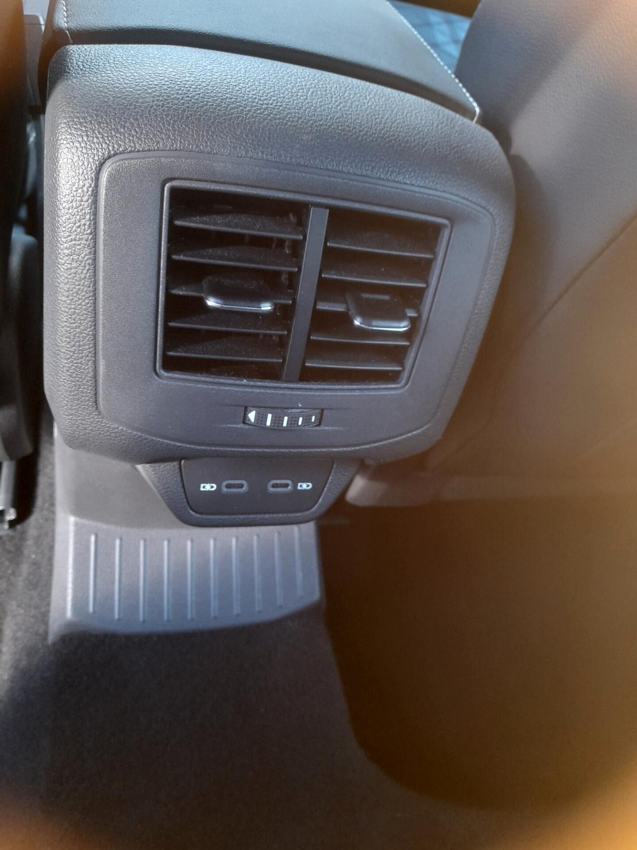 Volkswagen T-Roc 1.0 TSI R-Line PROMO