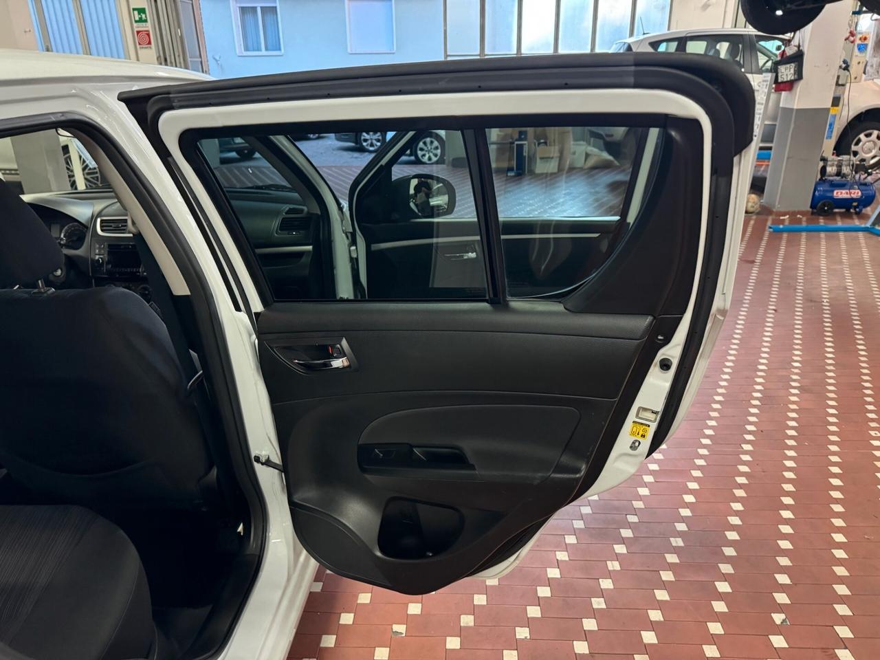 Suzuki Swift 1.2 VVT 5 porte B-Cool - IDEALE PER NEOPATENTATI