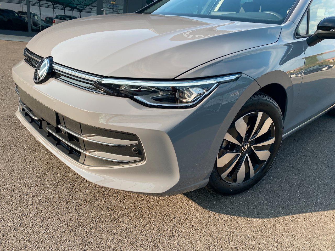 Volkswagen Golf 1.5 TSI 116 CV LIFE GOAL, WINTER PACK, FARI LED, CARPLAY, LUCI AMBIENTE