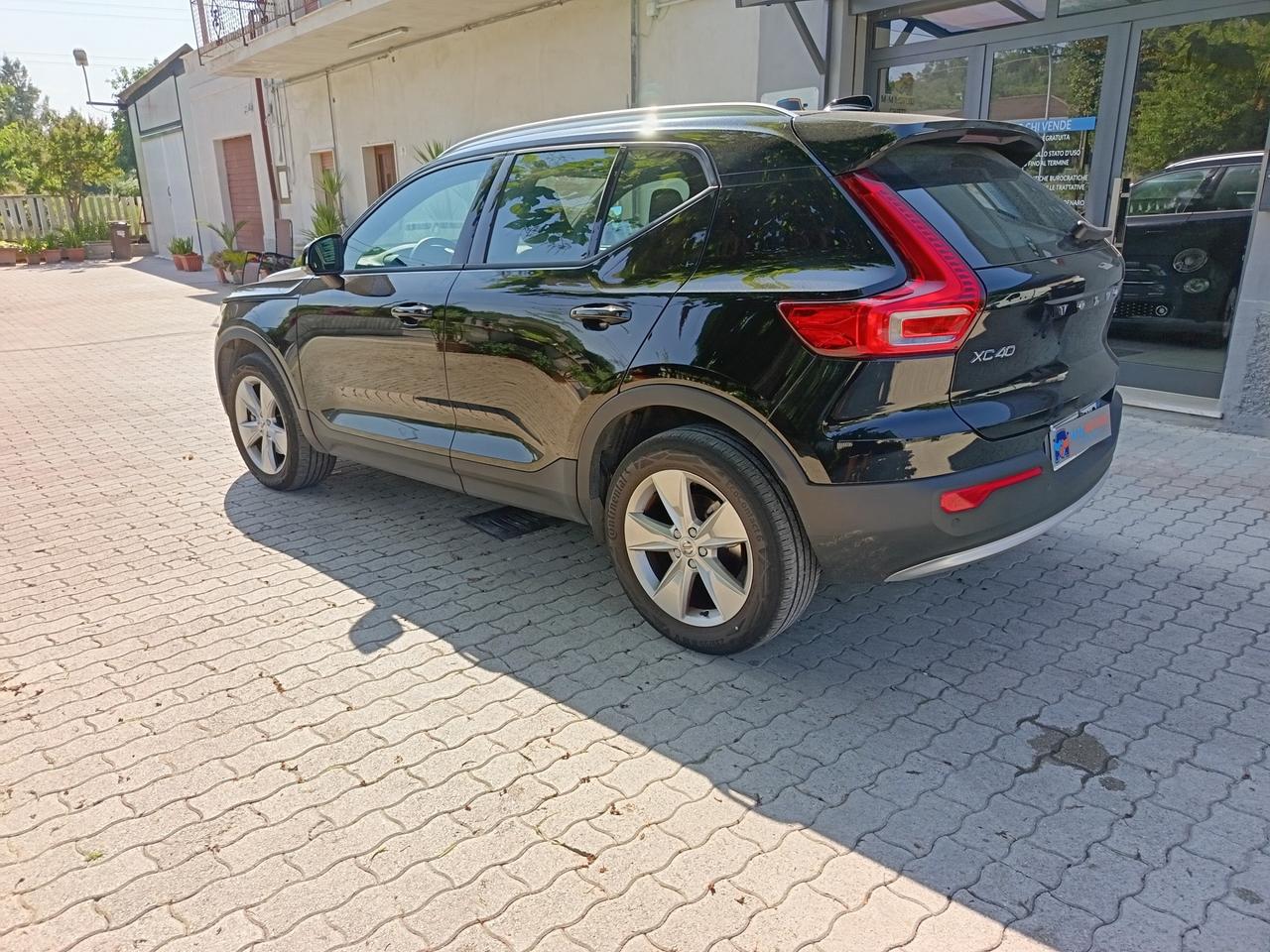 VOLVO XC40 B3 automatico Core