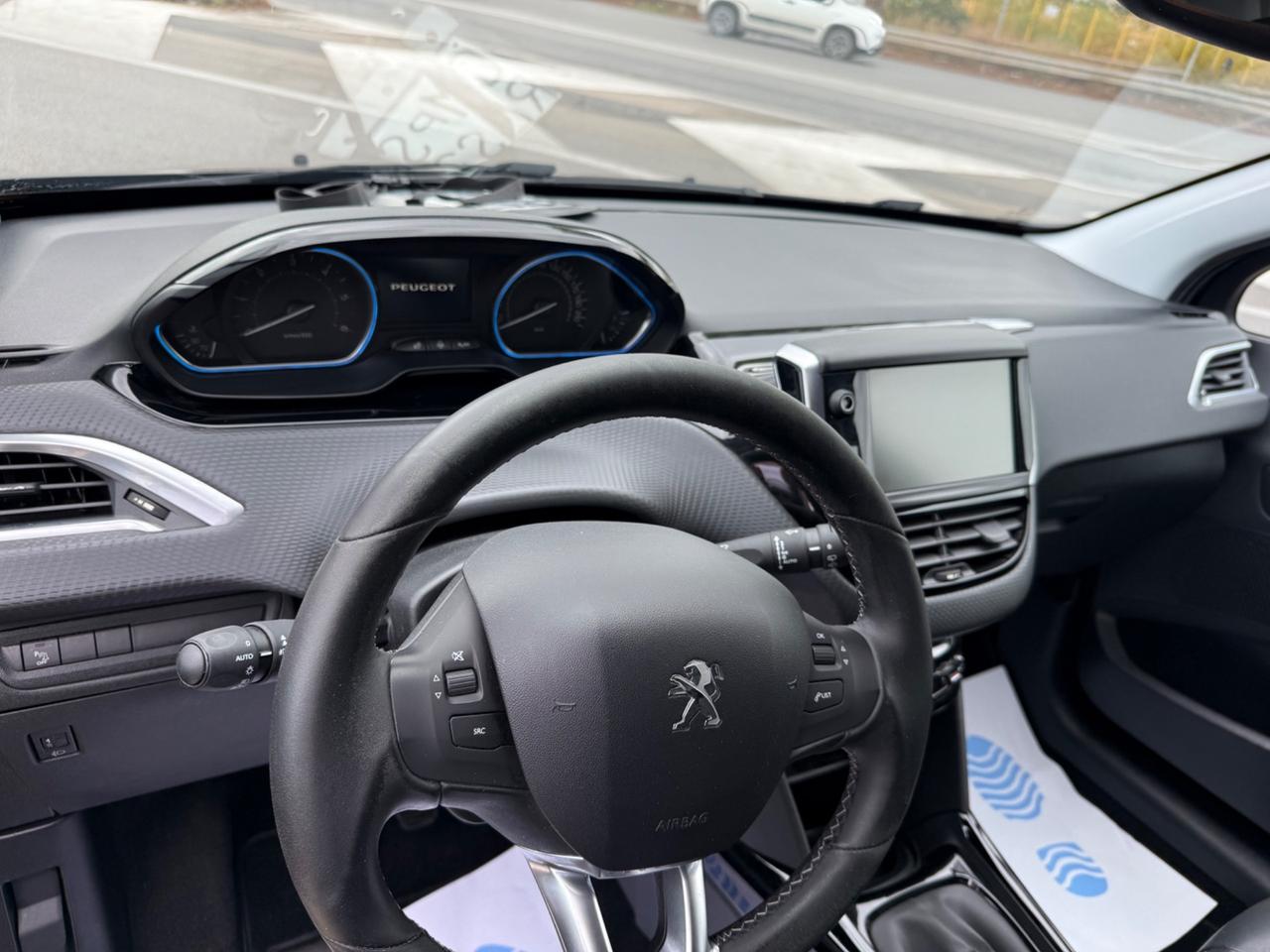 Peugeot 2008 BlueHDi 100 Allure