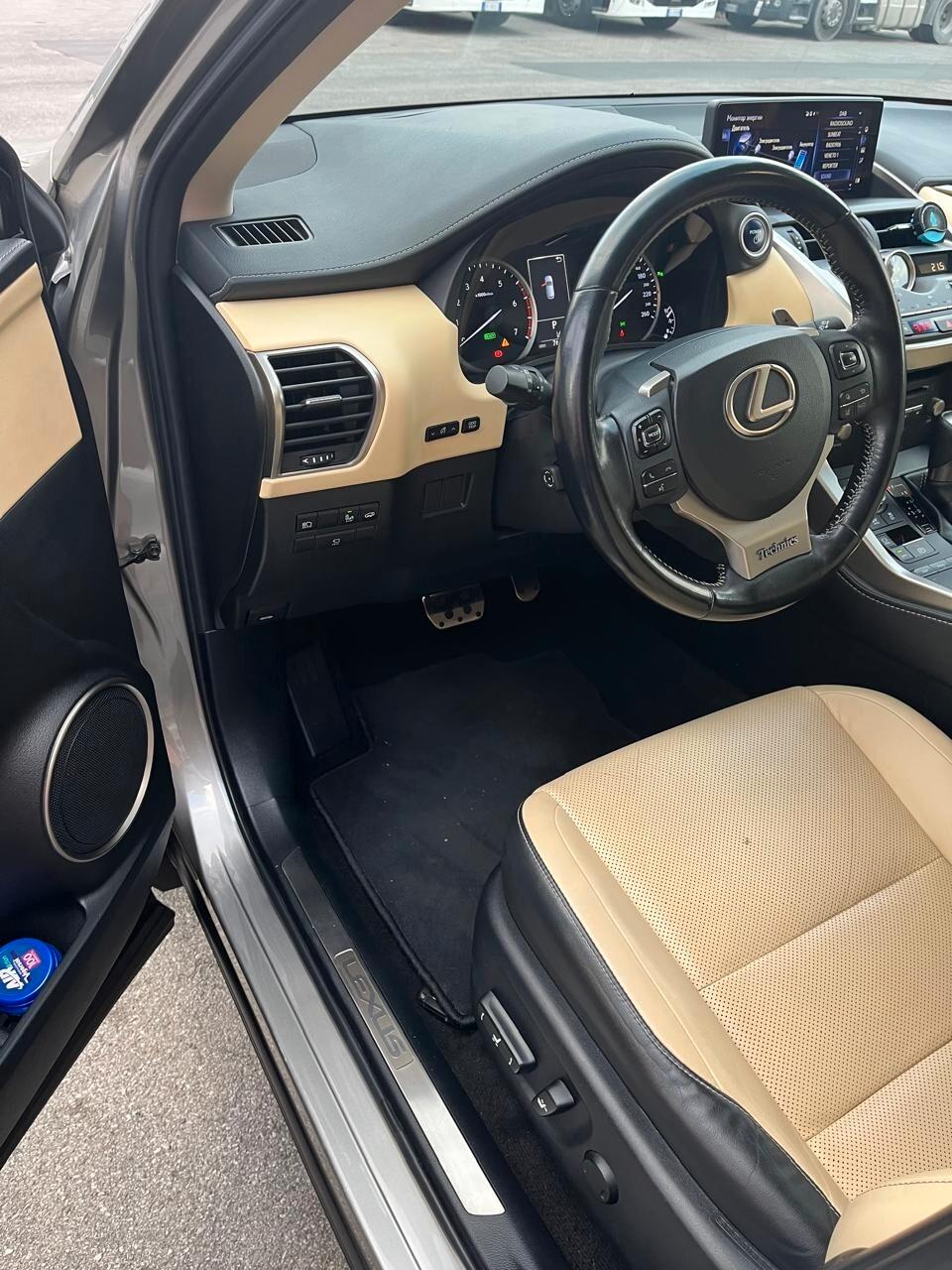 Lexus NX 300h Hybrid 4WD Luxury